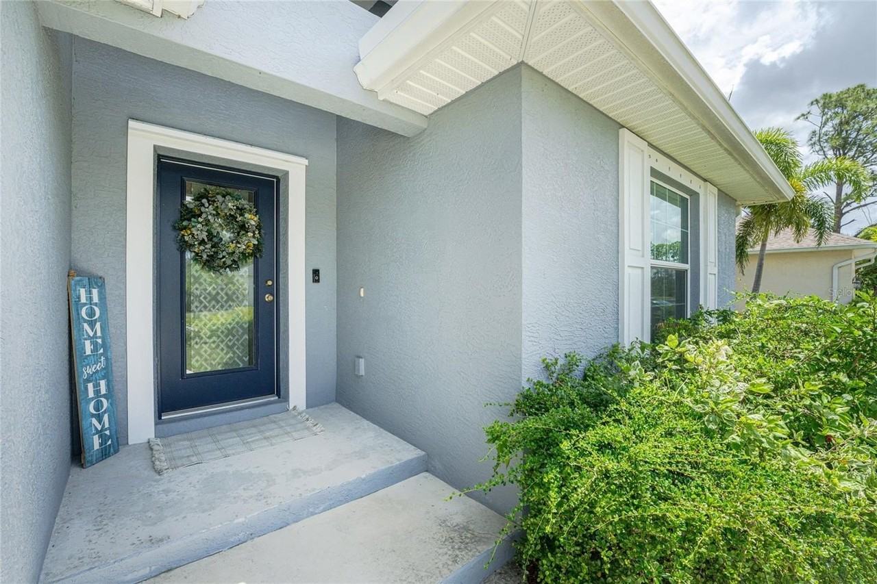 310 Albatross Rd - Photo 7 of 48
