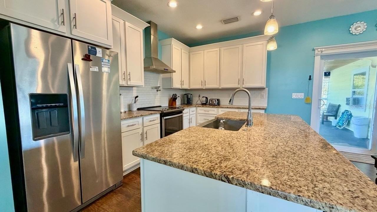 8 Moody Dr - Photo 4 of 25