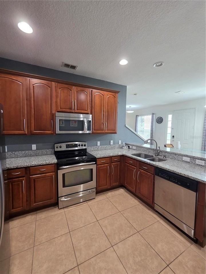 1615 Croydon St - Photo 5 of 26