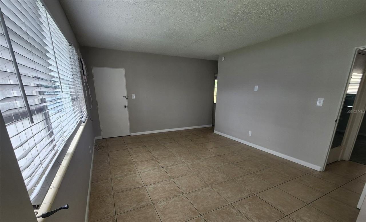 487 1st St S #205 - Photo 3 of 18