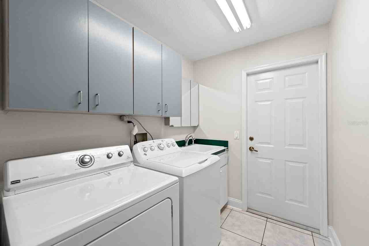 9147 Duffer Ct - Photo 3 of 15