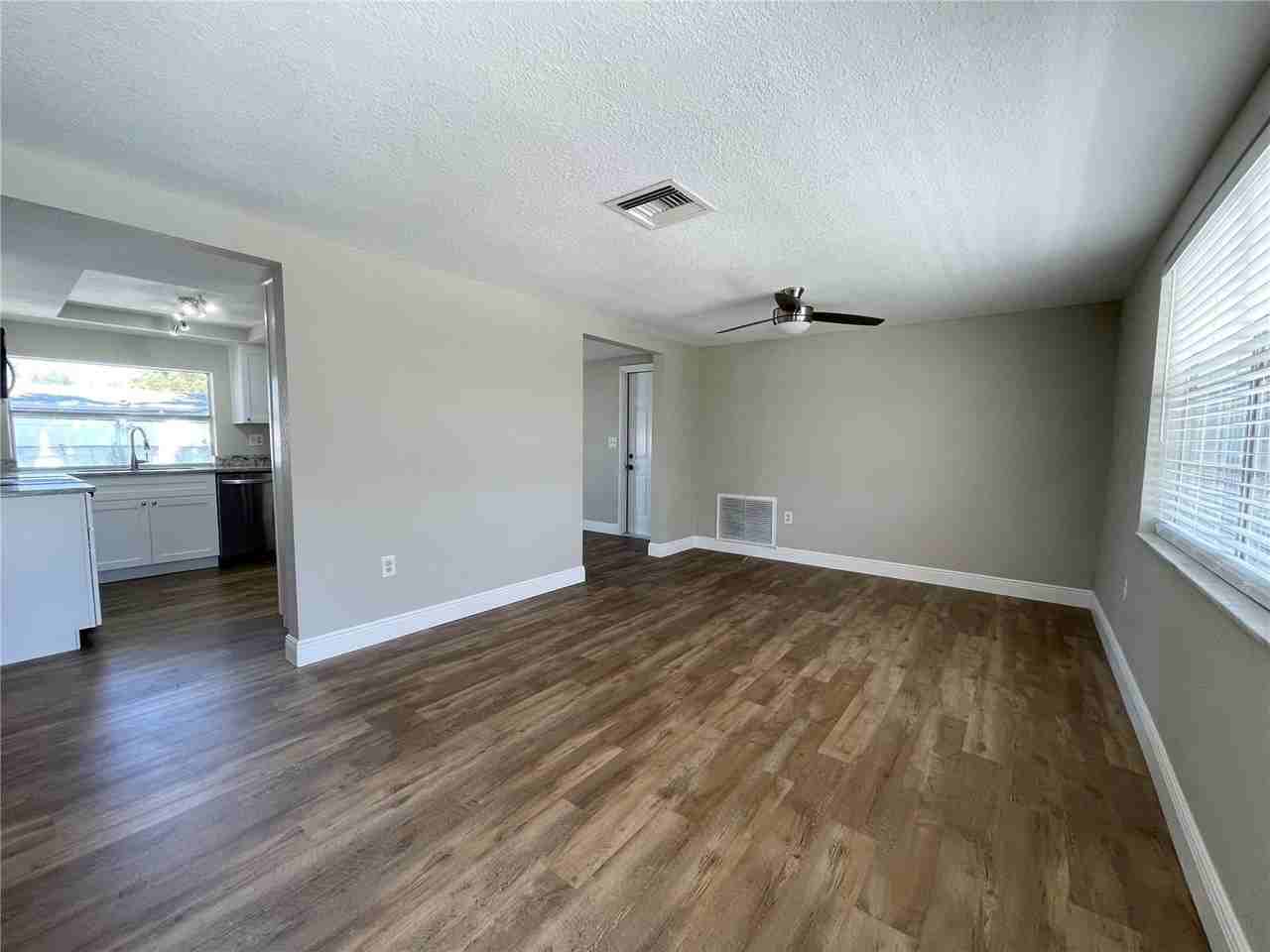 7553 Cumber Dr - Photo 4 of 31