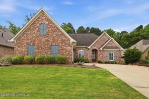 featured image of 320 Oakville Cir