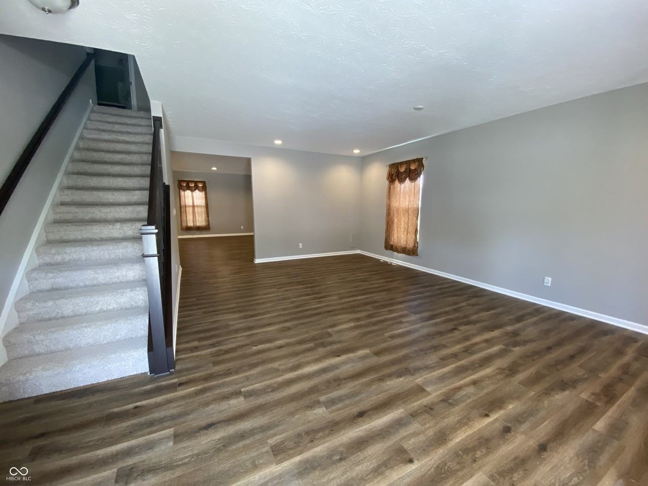 5668 Grosbeak Dr - Photo 4 of 35