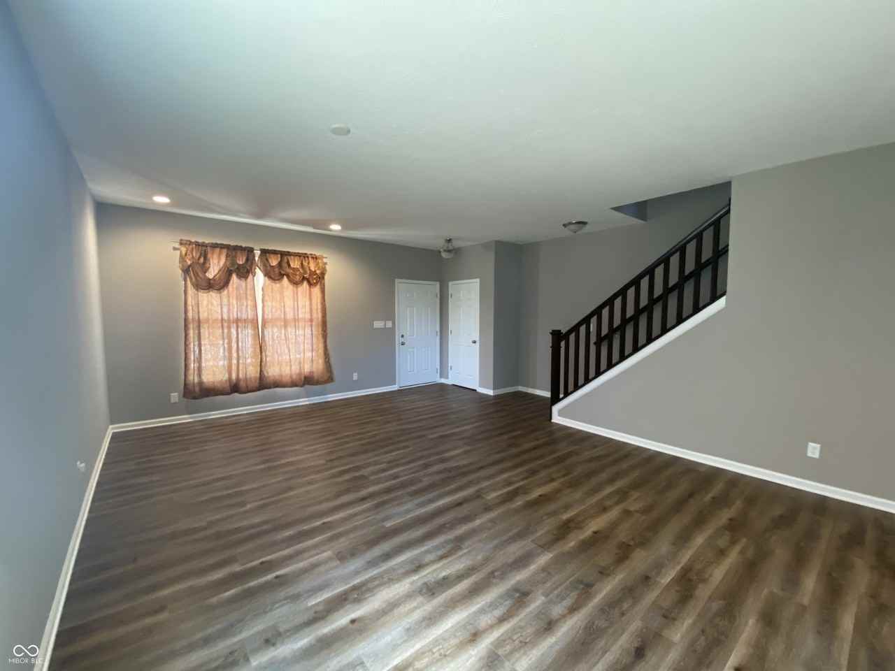 5668 Grosbeak Dr - Photo 5 of 35
