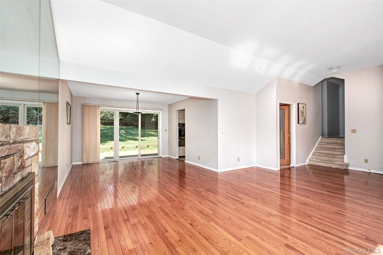 185 Pinewood Rd - Photo 6 of 17