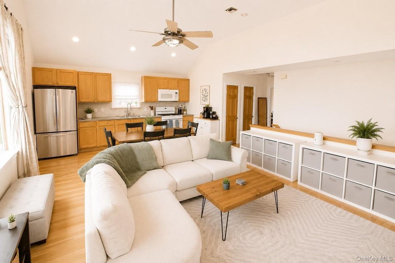 649 W Park Ave - Photo 4 of 11