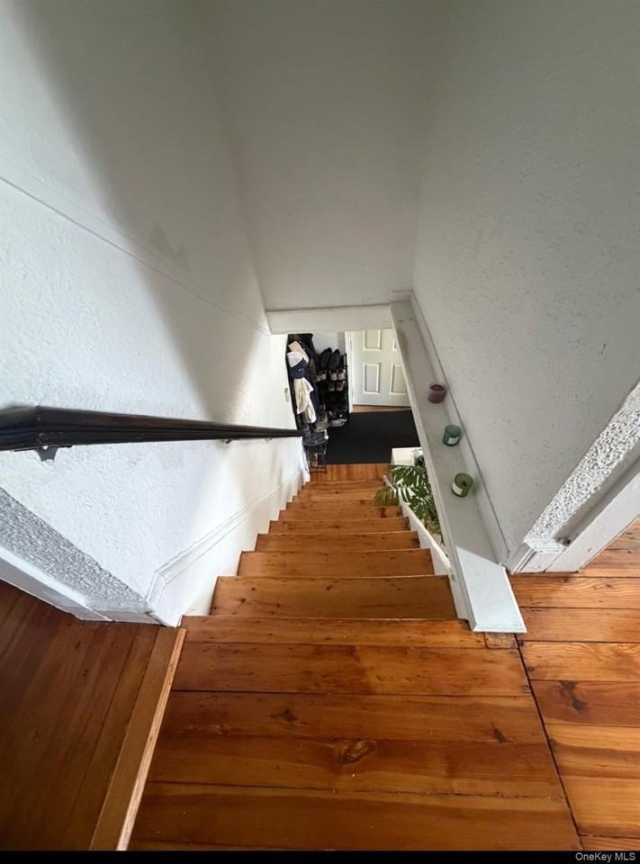 3158 Lincoln Ave - Photo 3 of 7