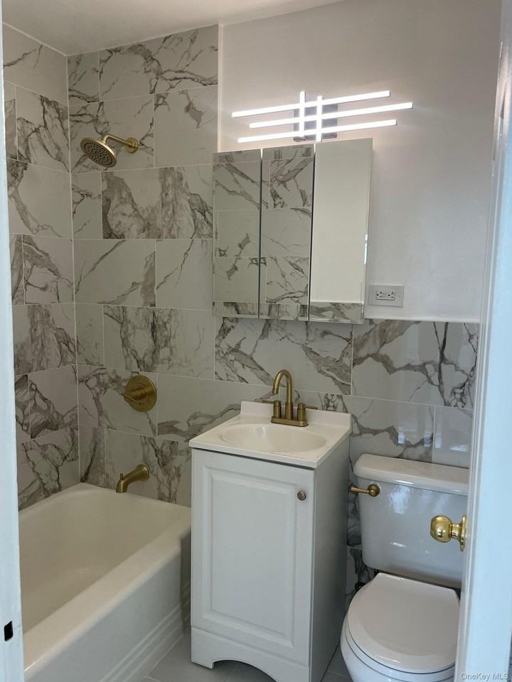 16420 Highland Ave #4B - Photo 7 of 11
