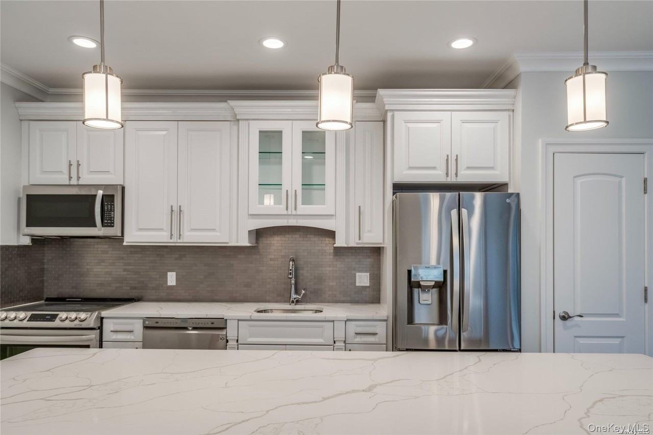 110 New York Ave #2C - Photo 2 of 16