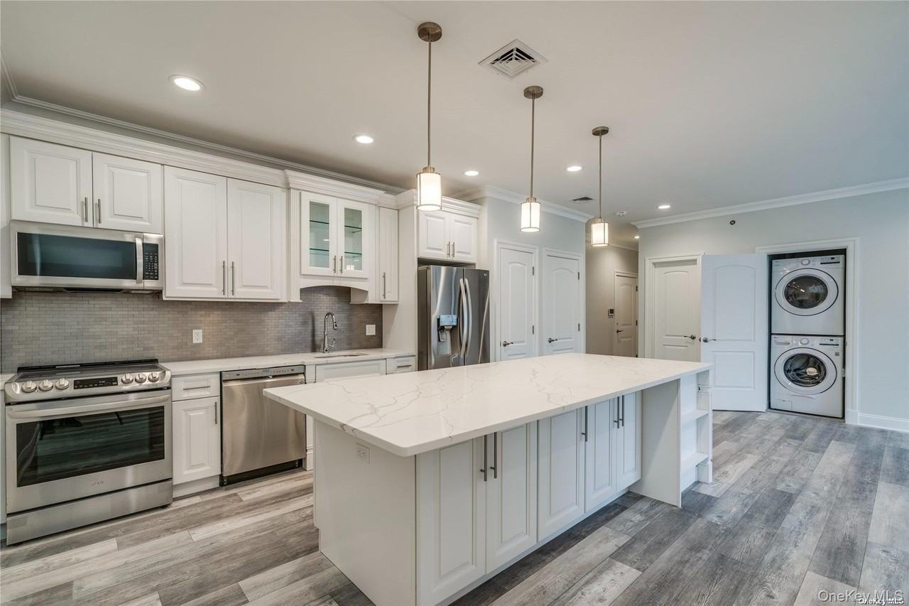 110 New York Ave #2C - Photo 3 of 16