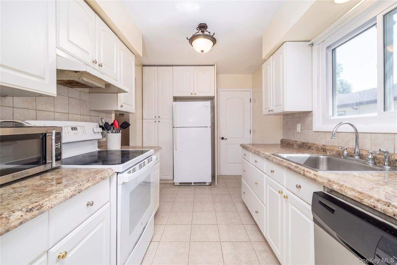 37 Hickory Rd - Photo 6 of 21
