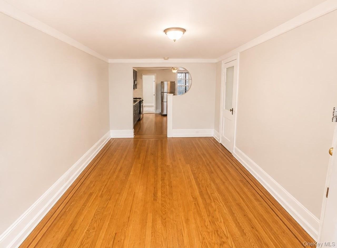 240 Suydam St #1 - Photo 4 of 10