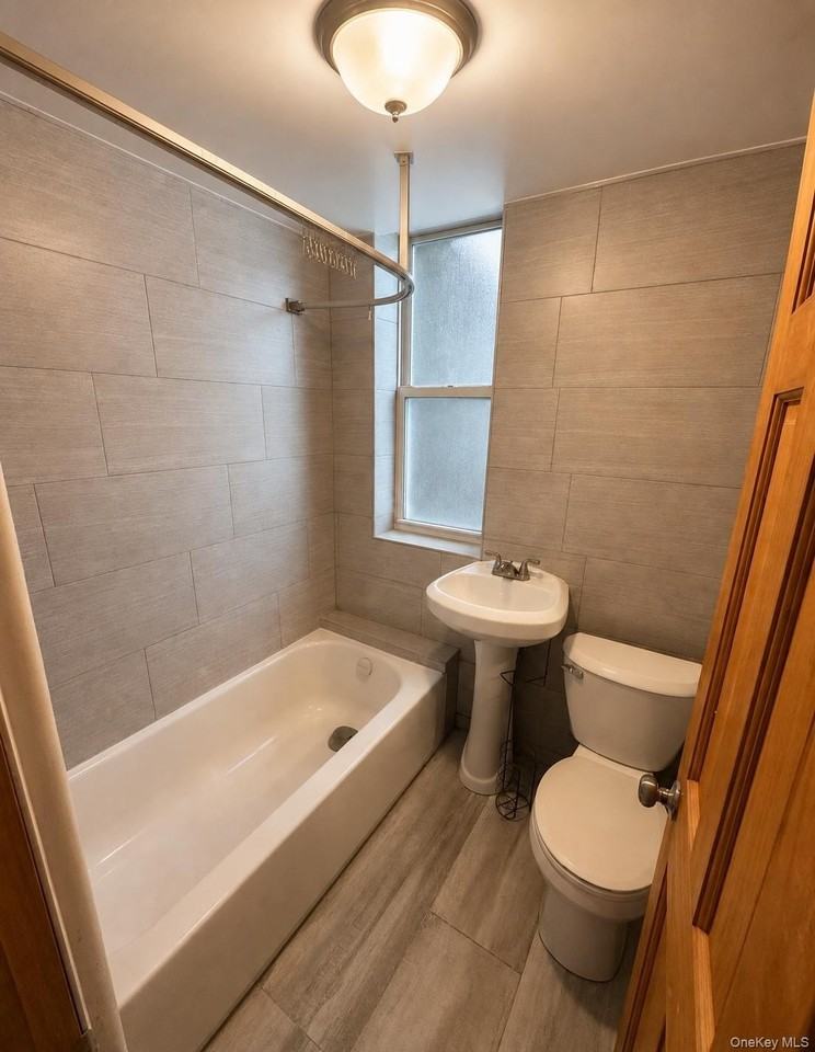 240 Suydam St #1 - Photo 5 of 10
