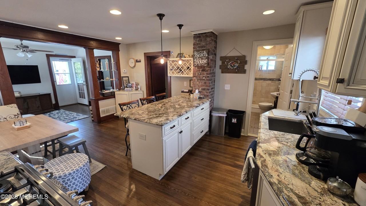318 18th Ave - Photo 4 of 16