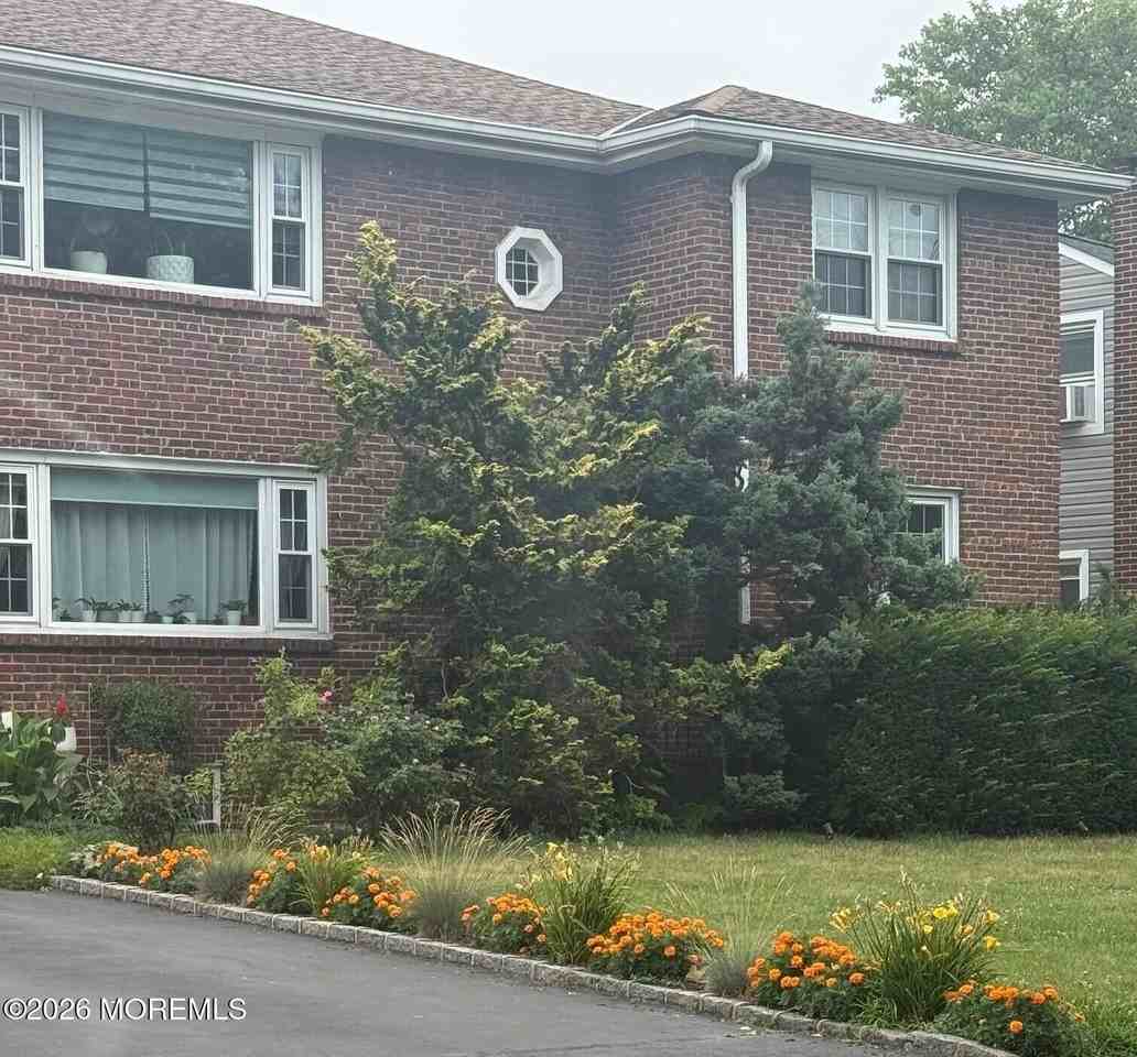 224 Colonial Ave #2ndFL