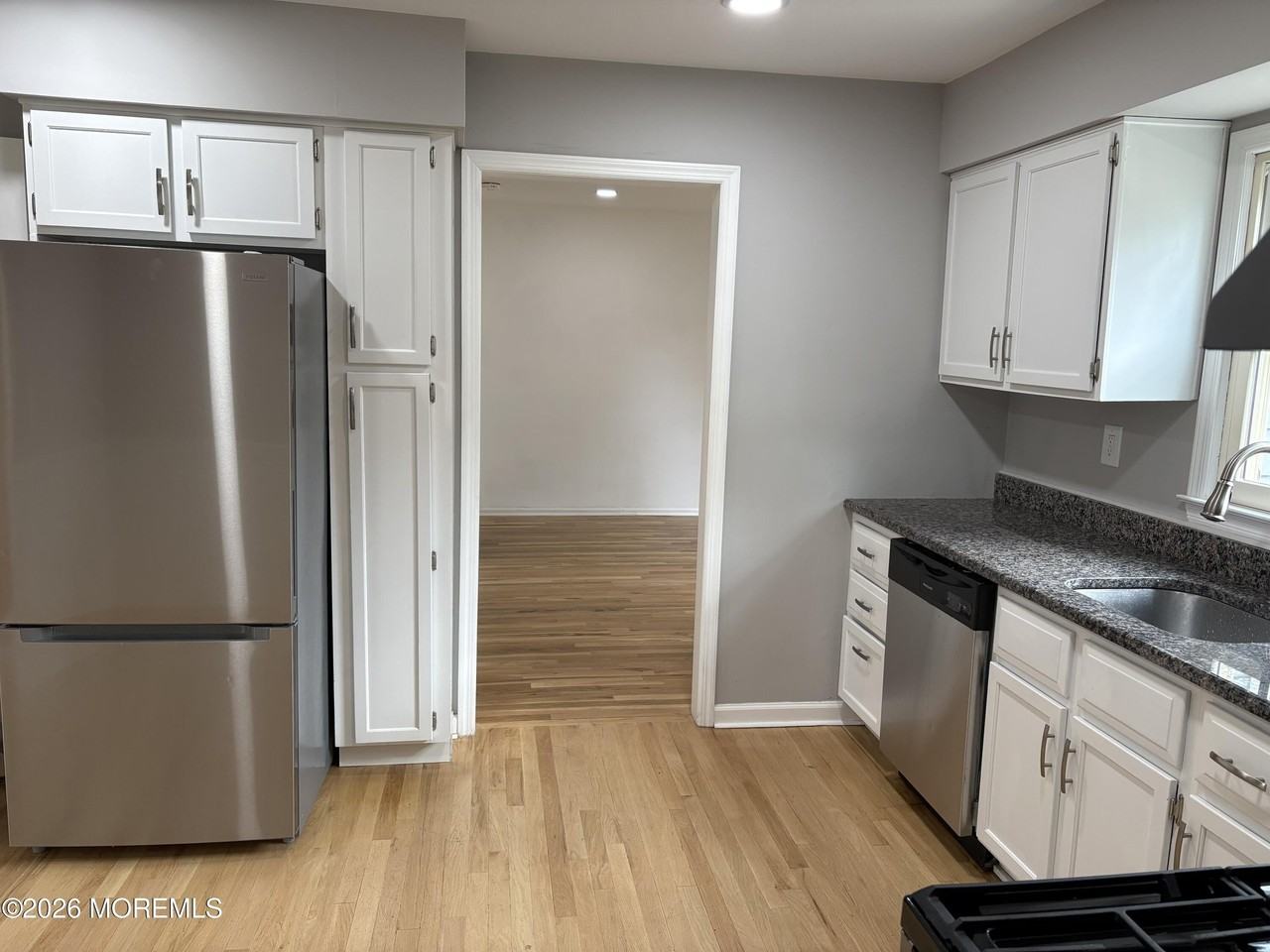 19 Lennox Ave - Photo 3 of 16