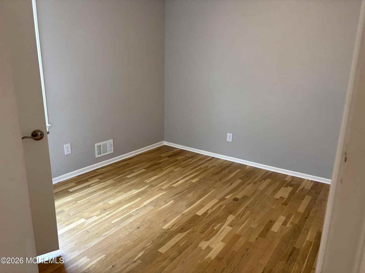 19 Lennox Ave - Photo 7 of 16
