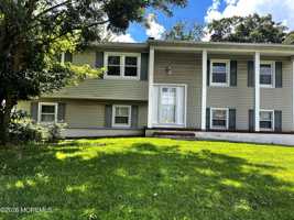 featured image of 551 Lakehurst Rd #2ndFL