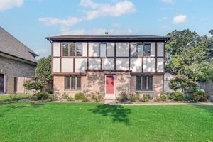 featured image of 23327 N Wildwood Ln