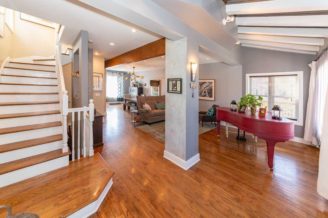 2243 N Monticello Ave - Photo 2 of 24