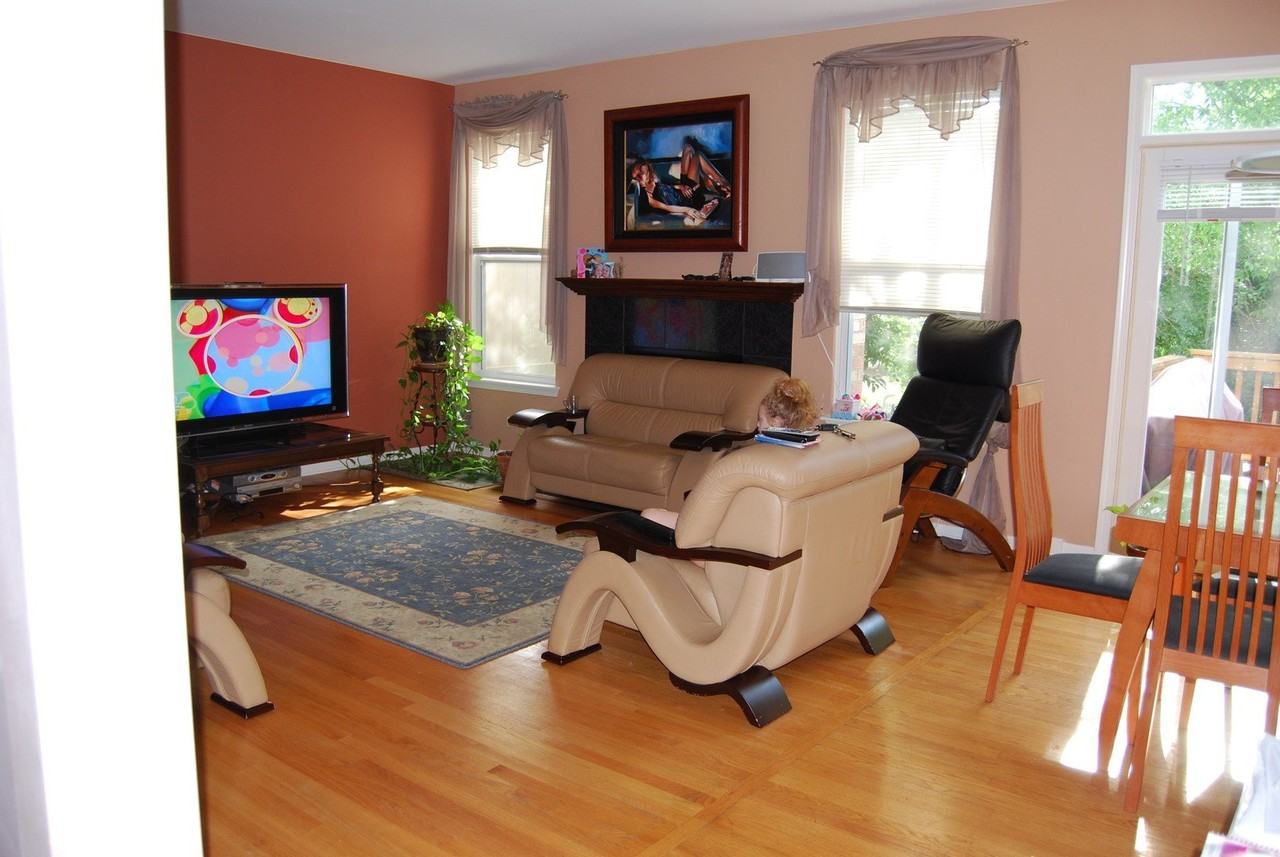 709 Sarah Ln - Photo 2 of 6