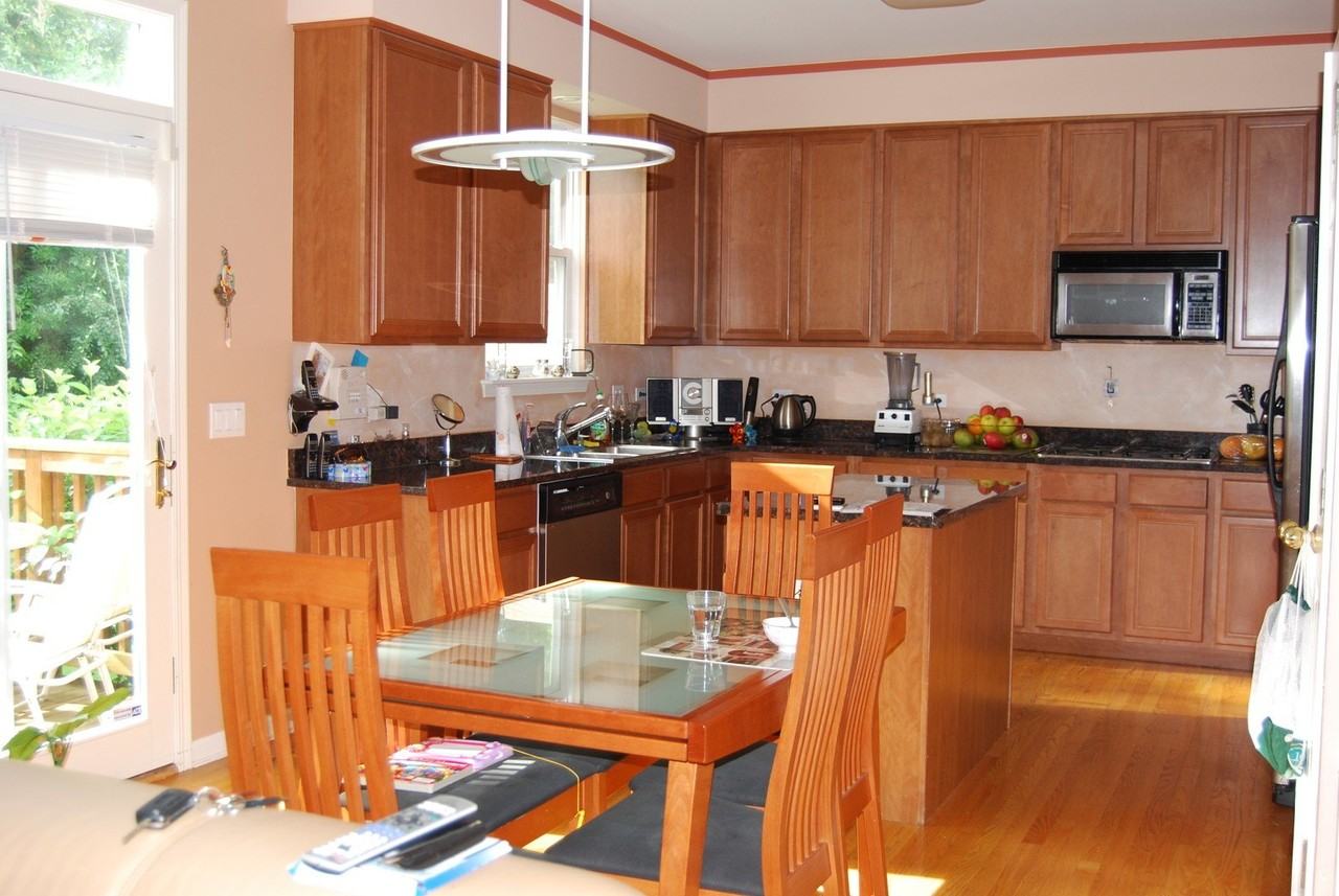 709 Sarah Ln - Photo 3 of 6
