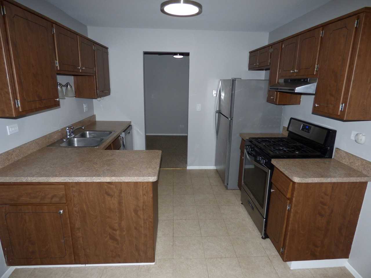 402 Sandalwood Ln #D1 - Photo 2 of 14