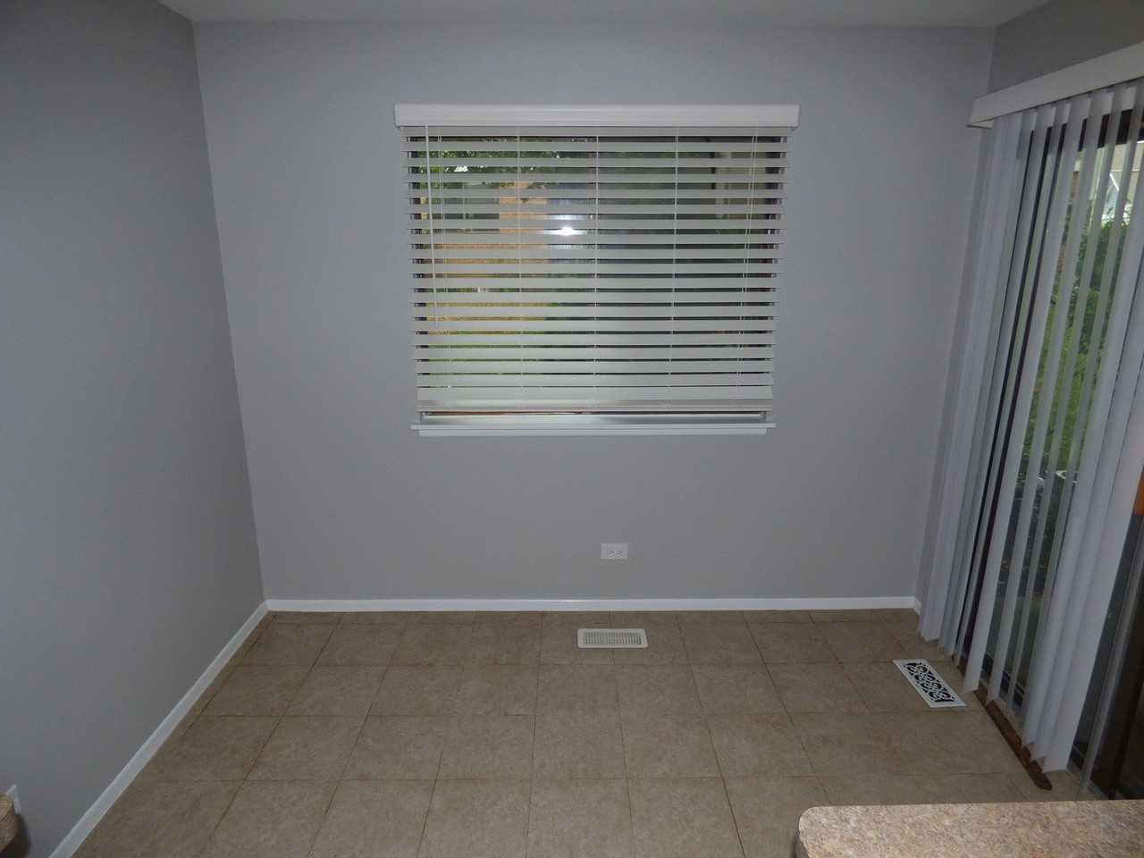 402 Sandalwood Ln #D1 - Photo 3 of 14