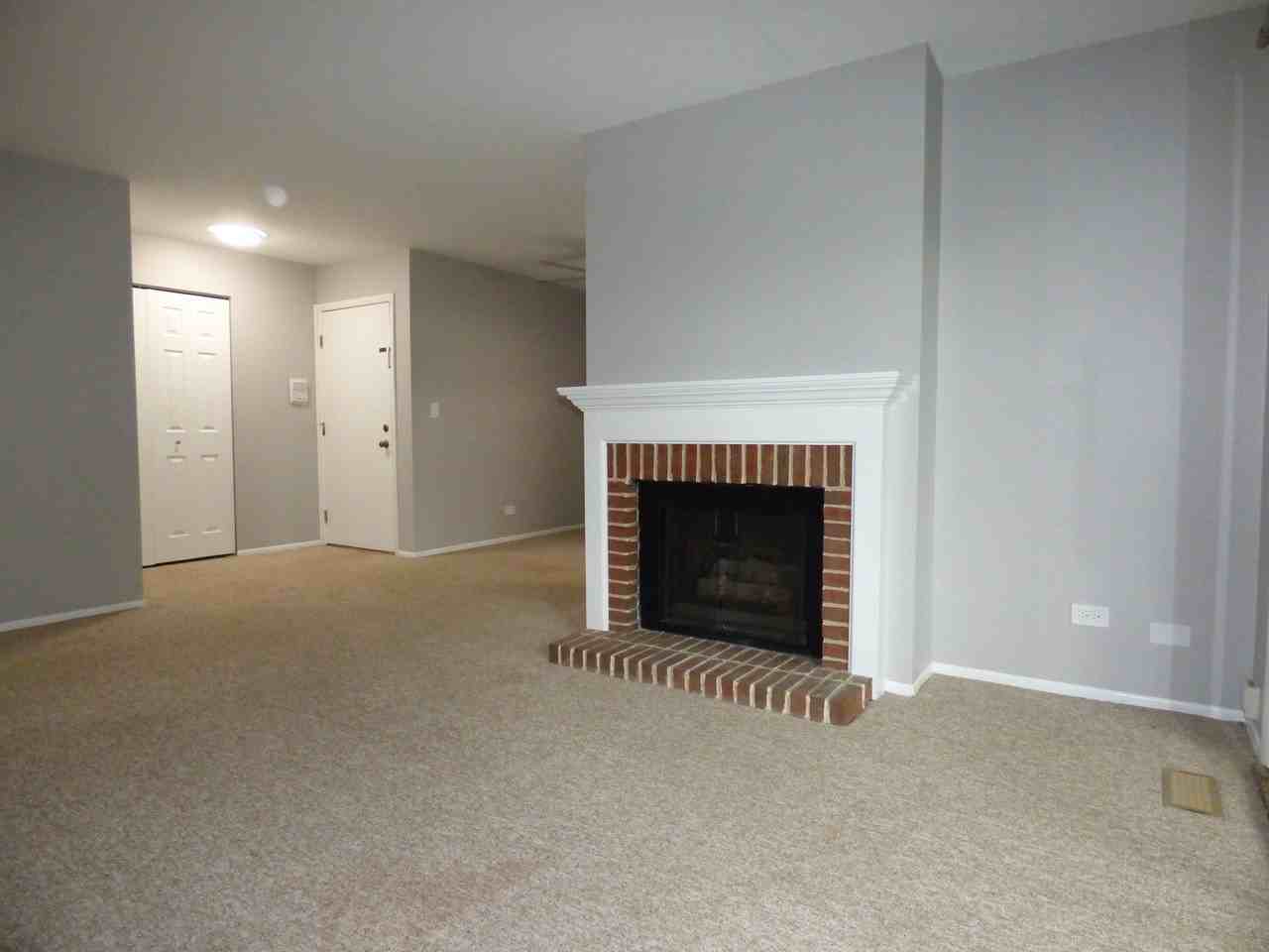 402 Sandalwood Ln #D1 - Photo 6 of 14