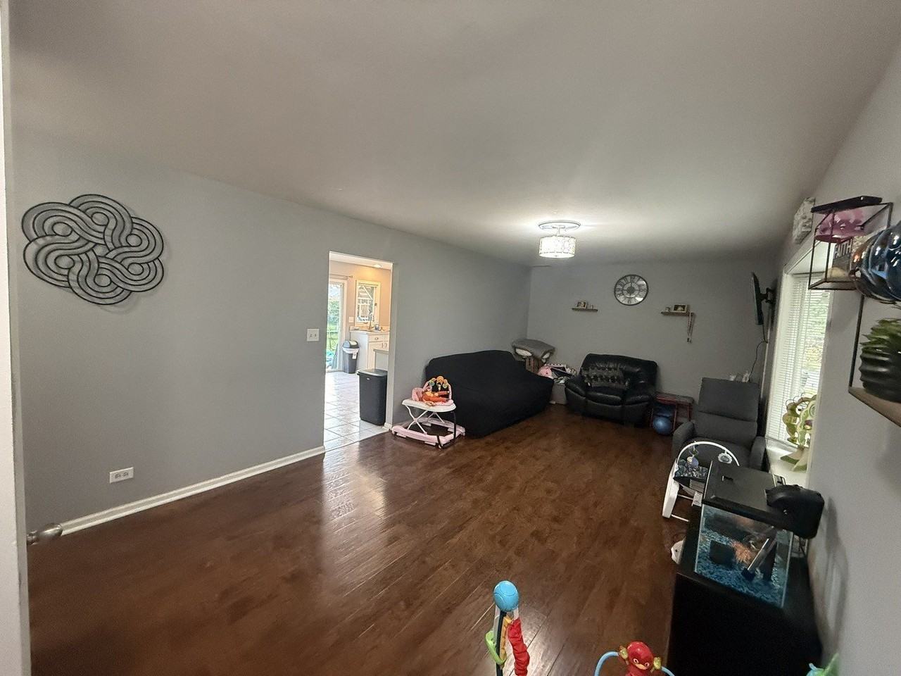 122 Gall Ln - Photo 2 of 13