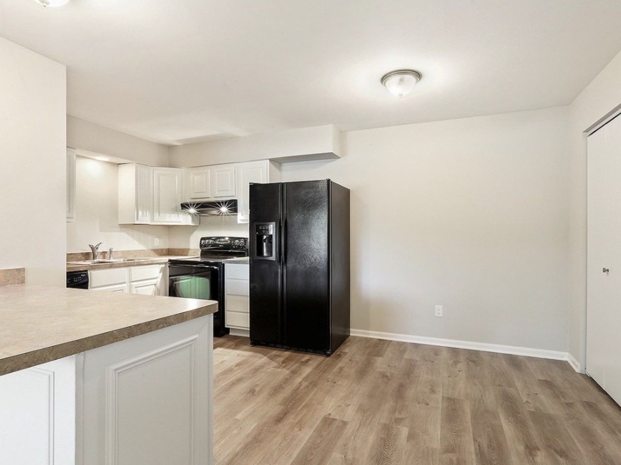 20206 S Frankfort Square Rd #D - Photo 3 of 9