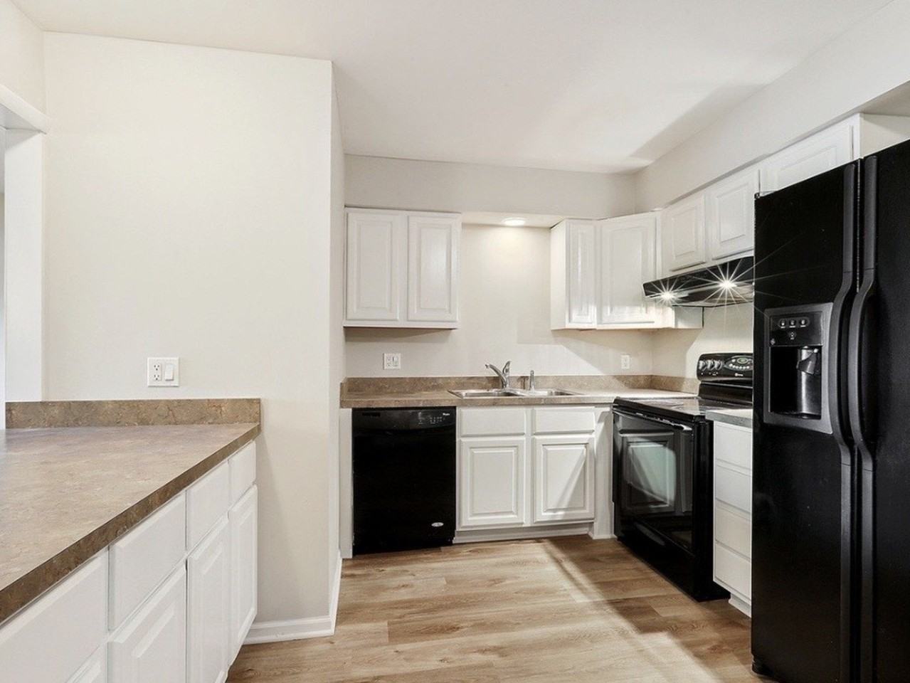 20206 S Frankfort Square Rd #D - Photo 4 of 9