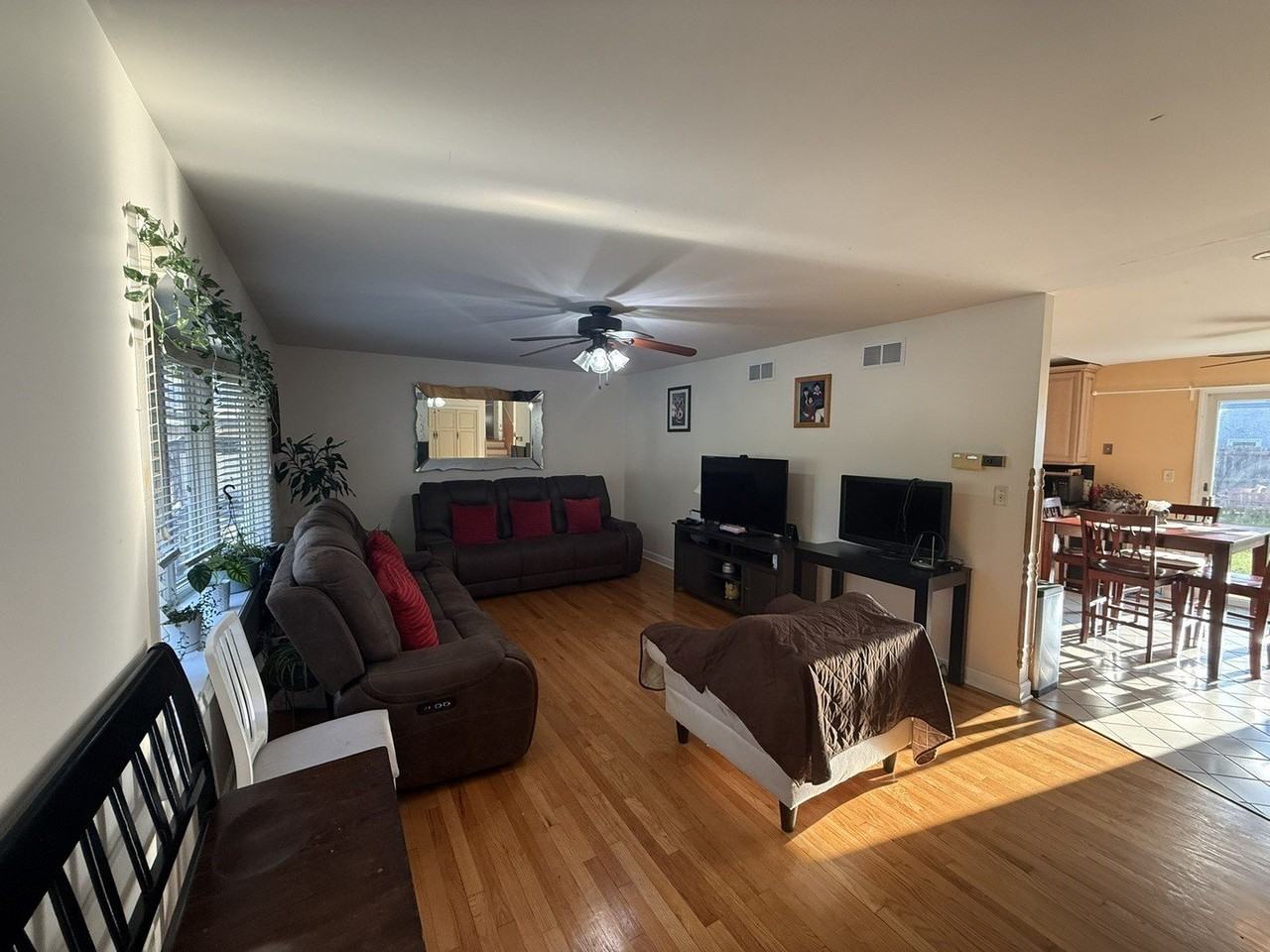 1021 Stonegate Rd - Photo 2 of 17