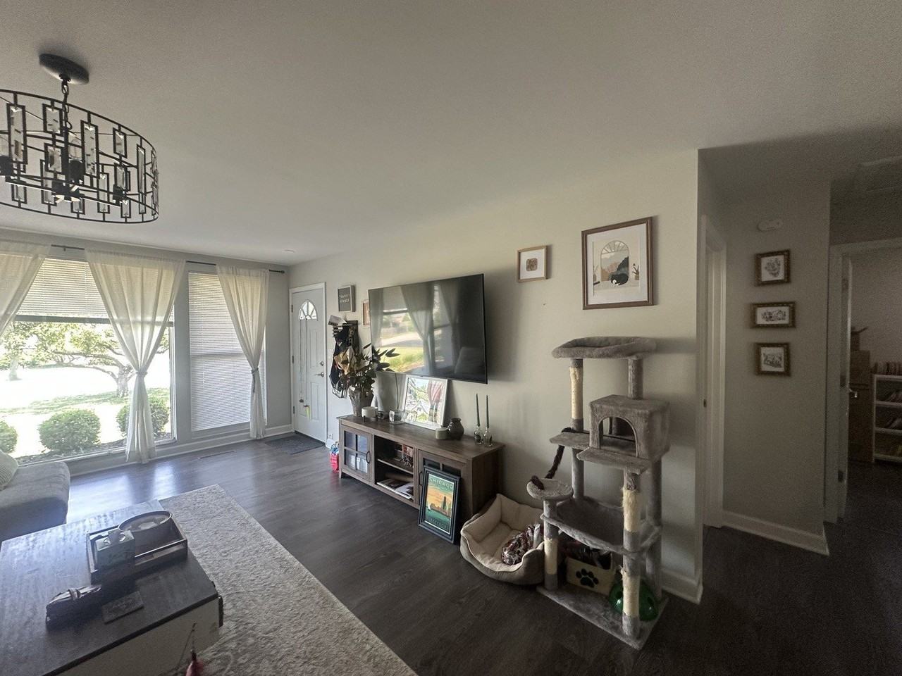 941 41st St - Photo 3 of 14