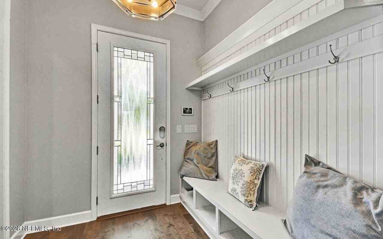 104 Marquesa Cir - Photo 4 of 50