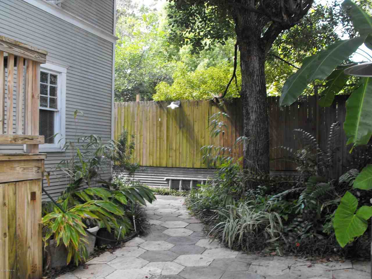 756 Stockton St - Photo 5 of 37