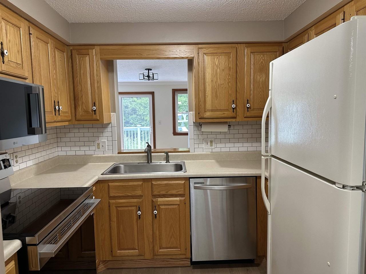 25 Charlonne St #3 - Photo 6 of 34