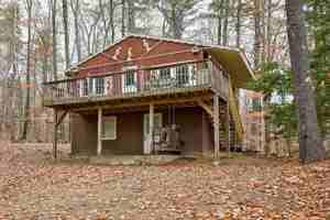 featured image of 30 Middle Shore Dr