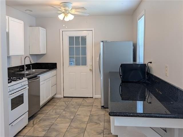 1509 Murl St - Photo 4 of 12