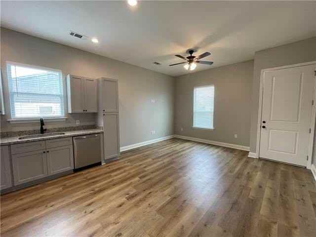 507 Center St #B - Photo 3 of 14