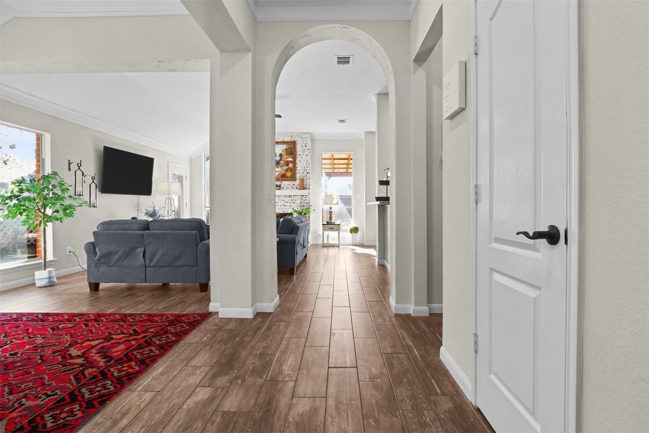 11805 Amber Valley Dr - Photo 3 of 31