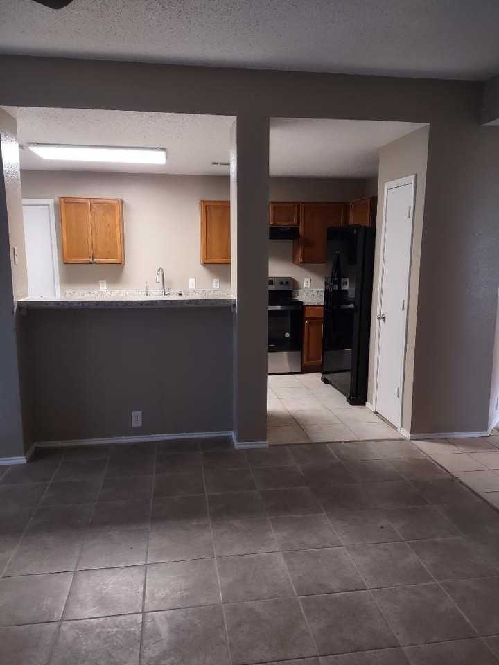 1613 Wavecrest Dr - Photo 4 of 19