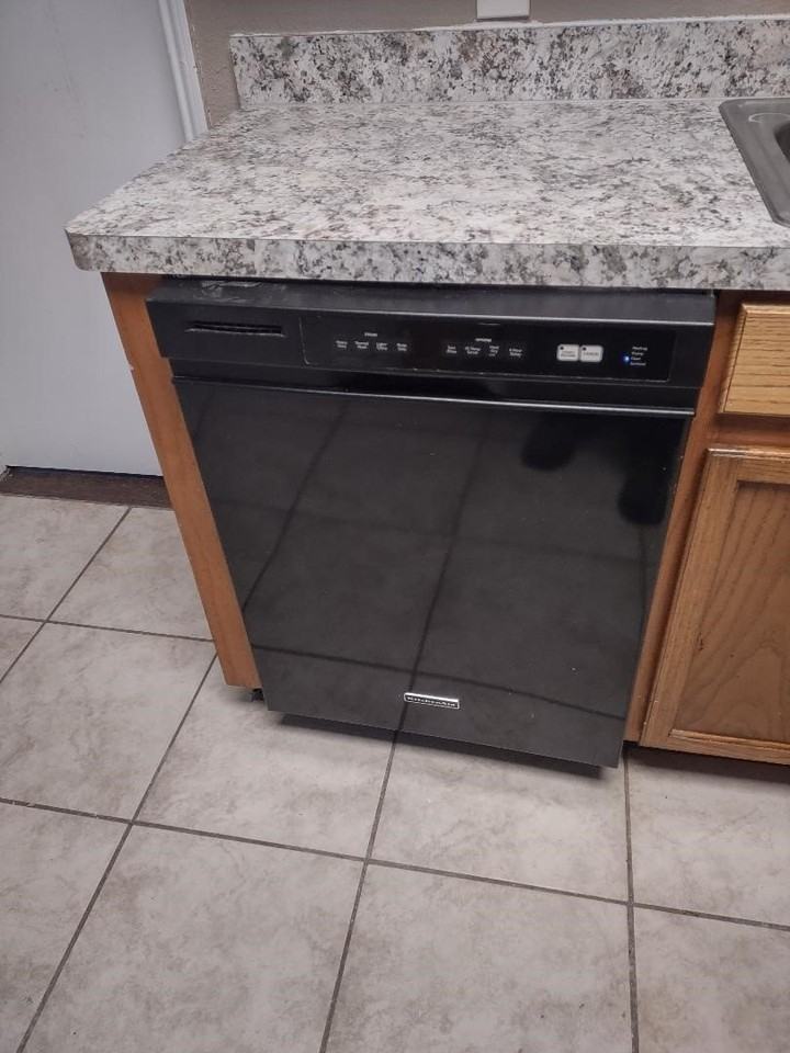 1613 Wavecrest Dr - Photo 5 of 19