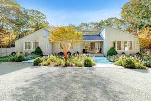 featured image of 155 Middle Hwy