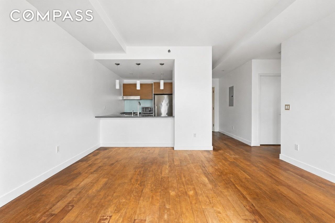 1063 Jackson Ave #7C - Photo 3 of 8