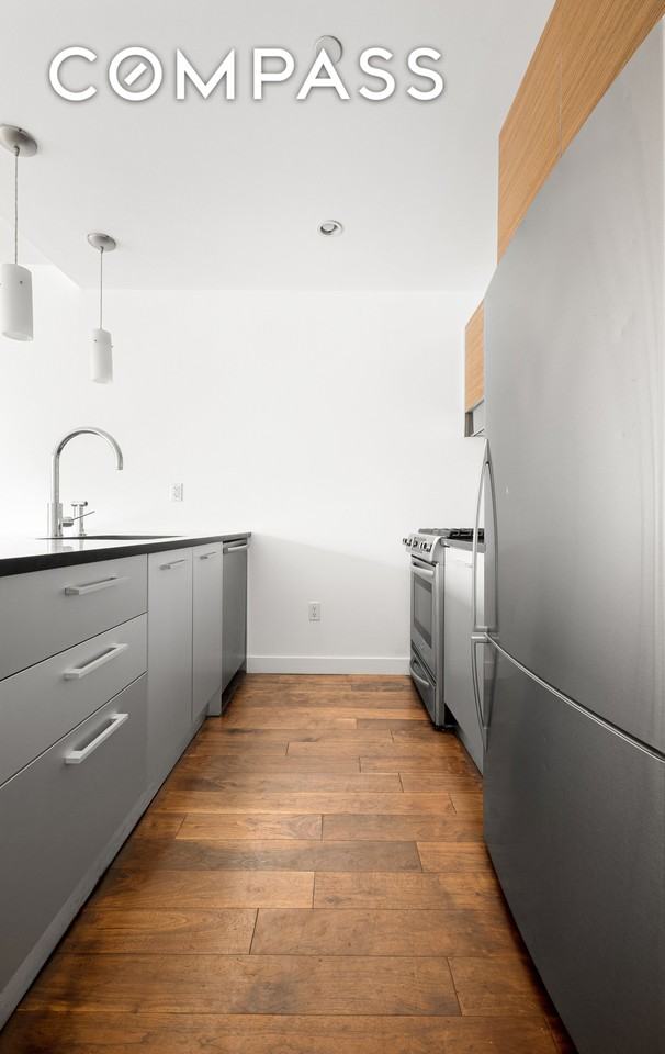 1063 Jackson Ave #7C - Photo 4 of 8