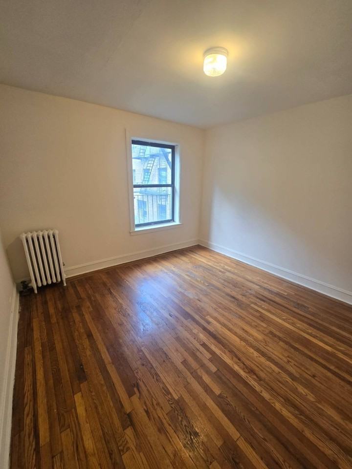 5916 Woodside Ave - Photo 4 of 5