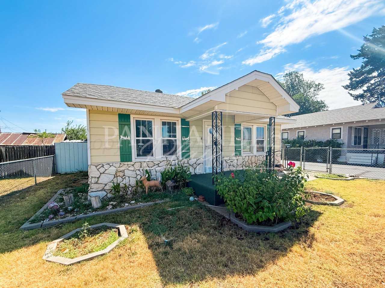 528 Hazel St - Photo 2 of 33