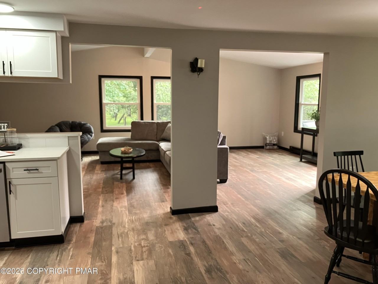 181 Winding Way - Photo 3 of 23